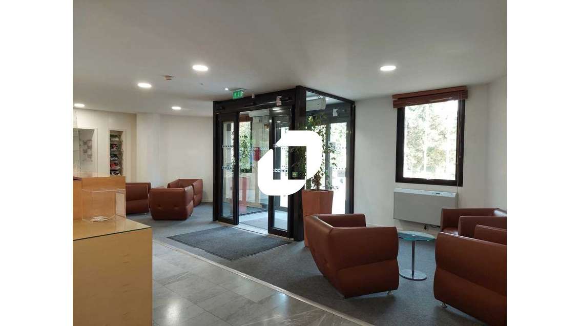 A louer Bureaux 786m² Saint aubin