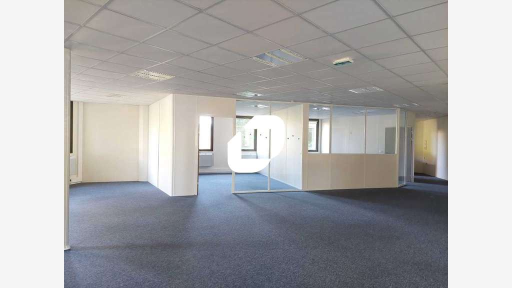 A louer Bureaux 365m² Saint aubin