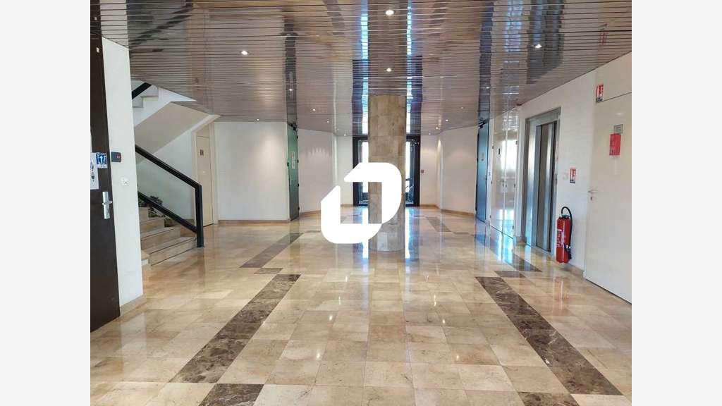 A louer Bureaux 365m² Saint aubin