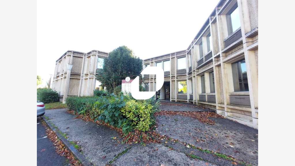 A louer Bureaux 365m² Saint aubin