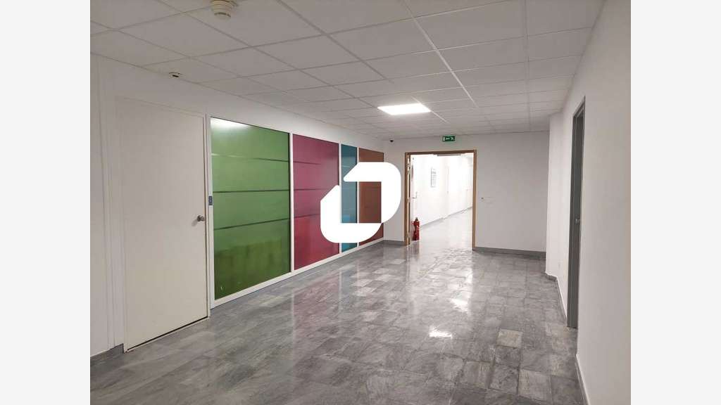 A louer Bureaux 786m² Saint aubin