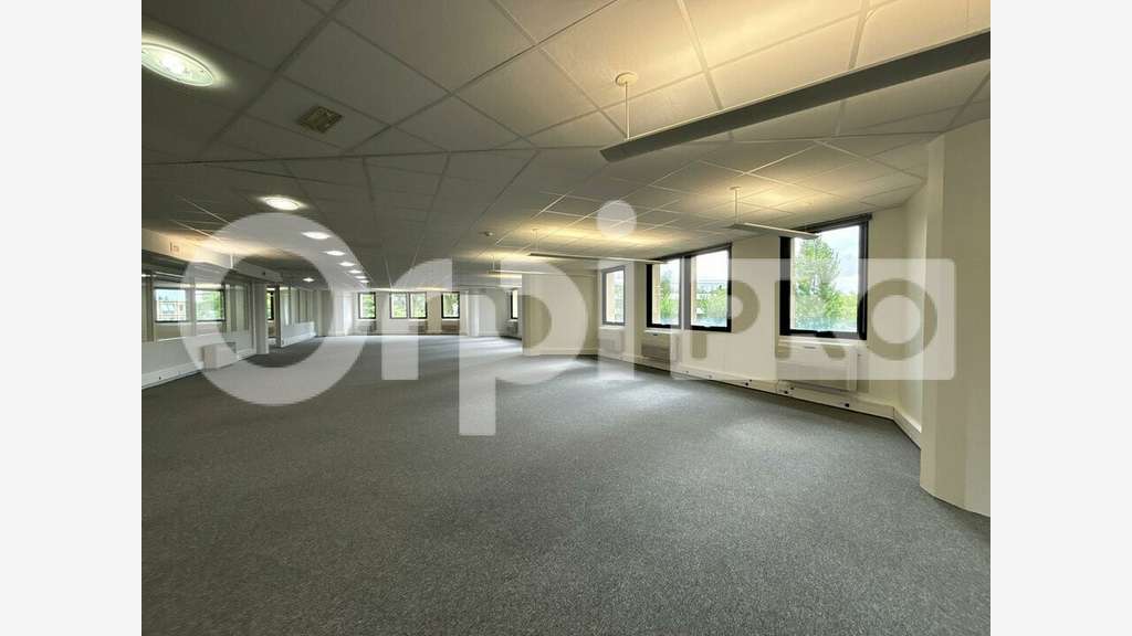 Bureaux à louer 725 m² Saint Aubin