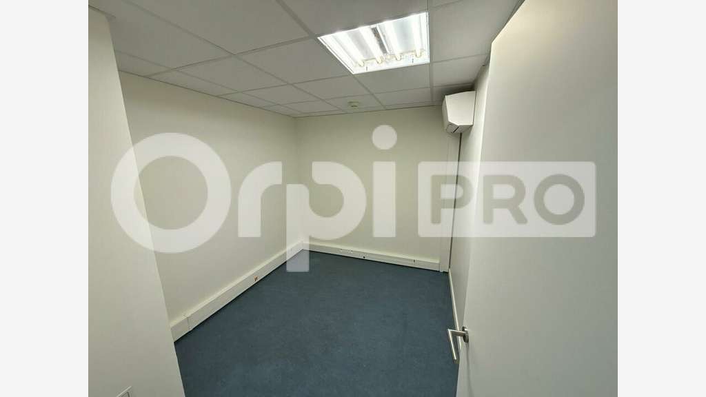 Bureaux à louer 725 m² Saint Aubin