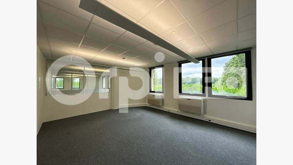 Bureaux à louer 725 m² Saint Aubin