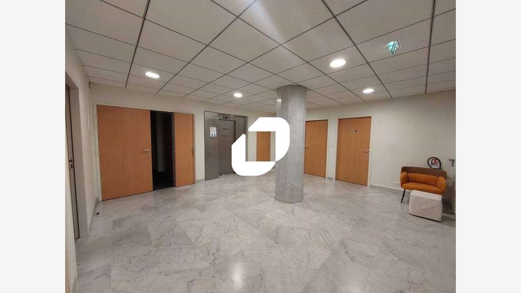A louer Bureaux 75m² Saint aubin