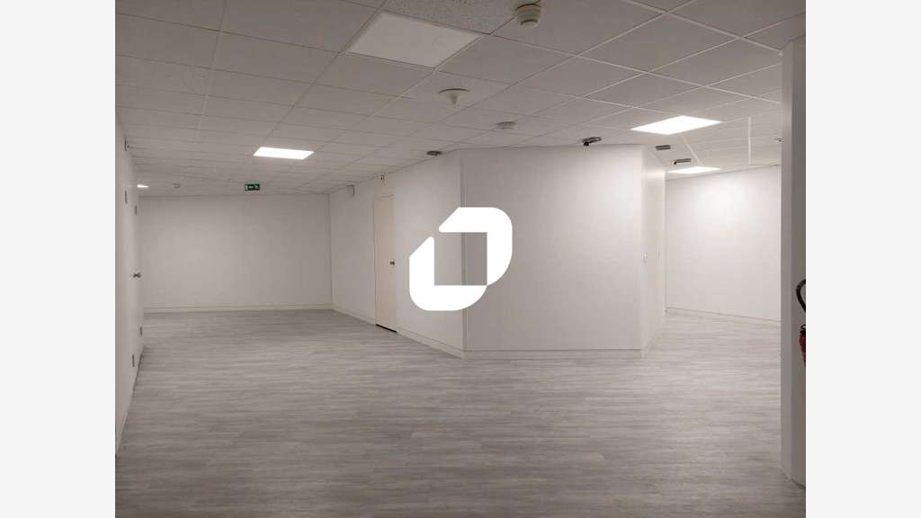A louer Bureaux 361m² Saint aubin