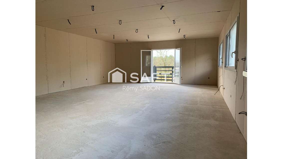 Bureau à louer, sécurisé à Saint-Aubin-de-Médoc