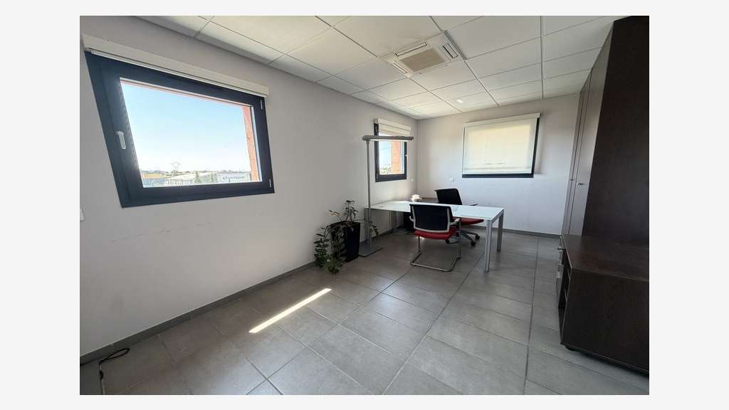 BUREAUX à louer dans le 34
