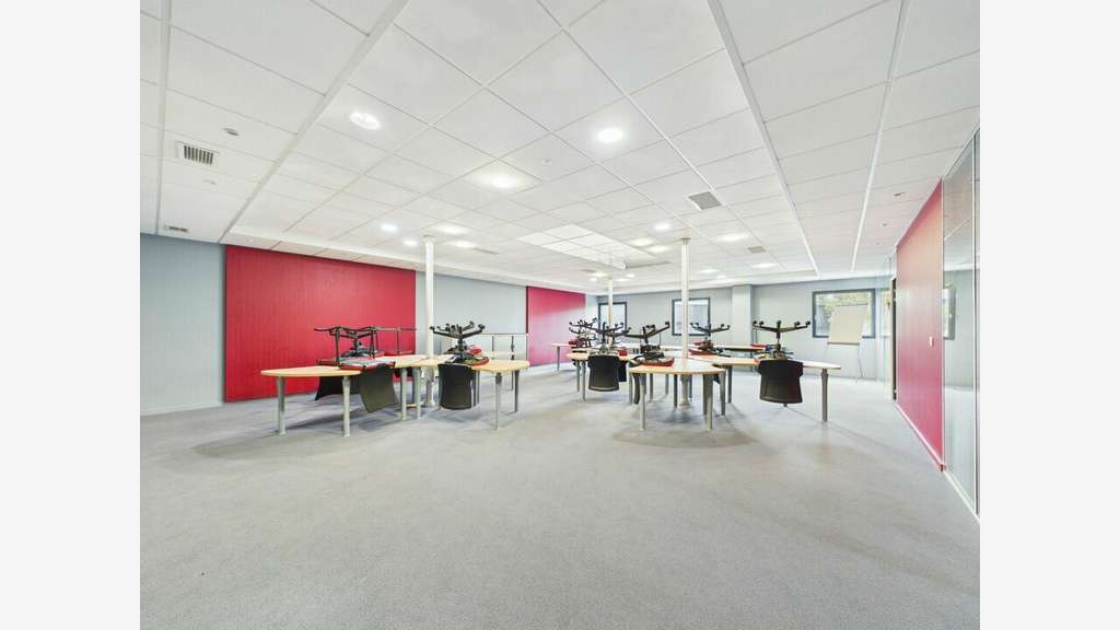 A louer bureaux 271m² + Parking Saint Baldoph (73)