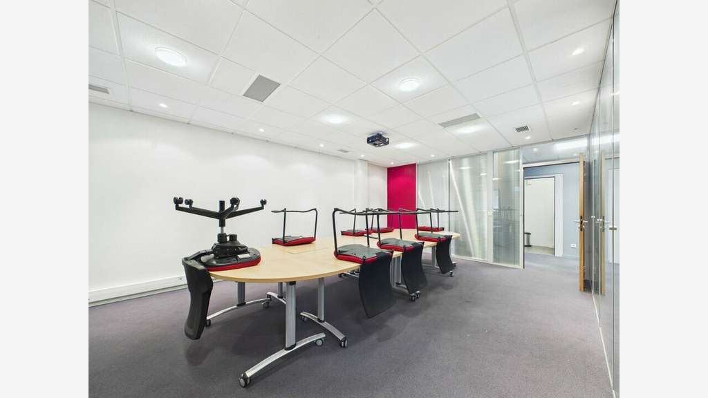 A louer bureaux 271m² + Parking Saint Baldoph (73)
