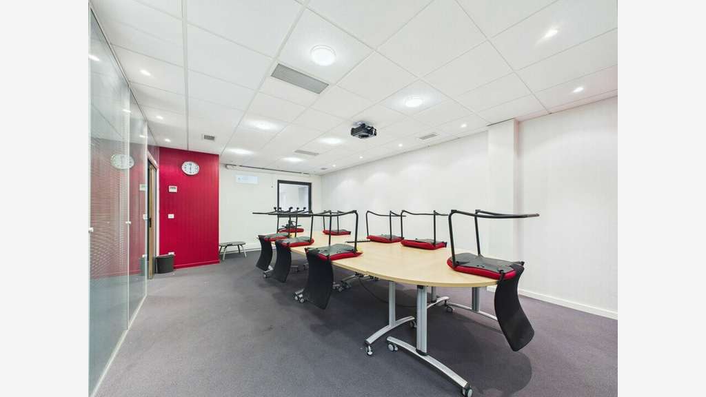 A louer bureaux 271m² + Parking Saint Baldoph (73)