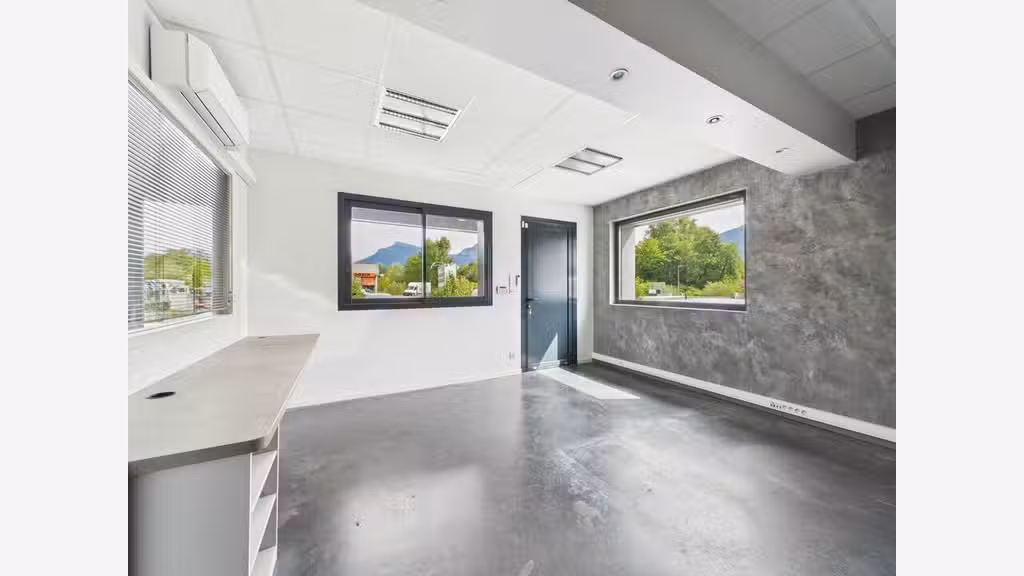 Local - Atelier - Bureaux - Saint-Baldoph (73)