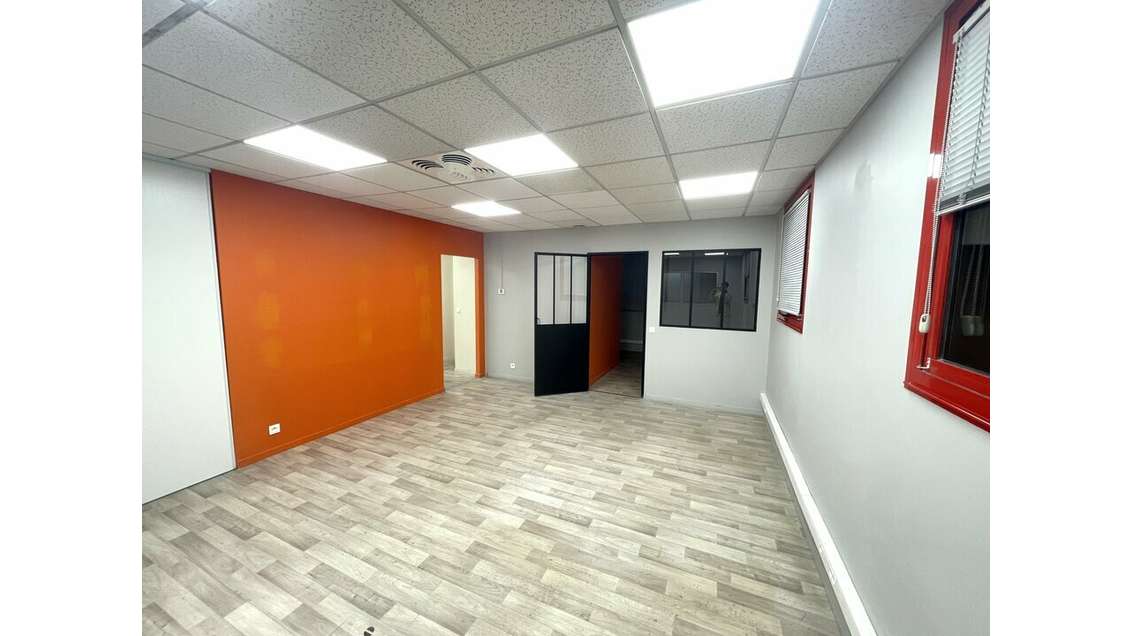 Bureaux 132m² à louer à Saint-Benoît Grand Large