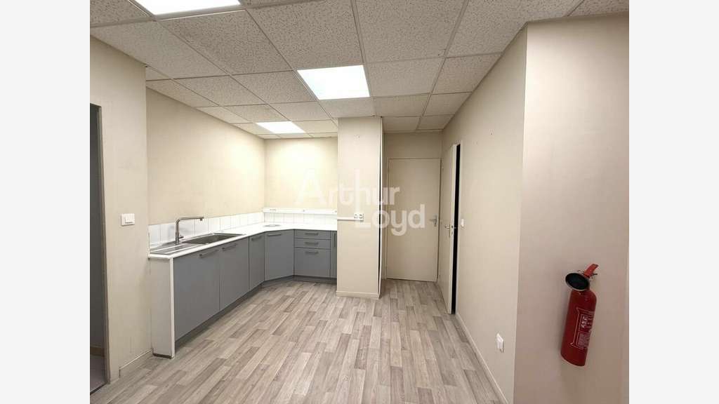 Bureaux 132m² à louer à Saint-Benoît Grand Large