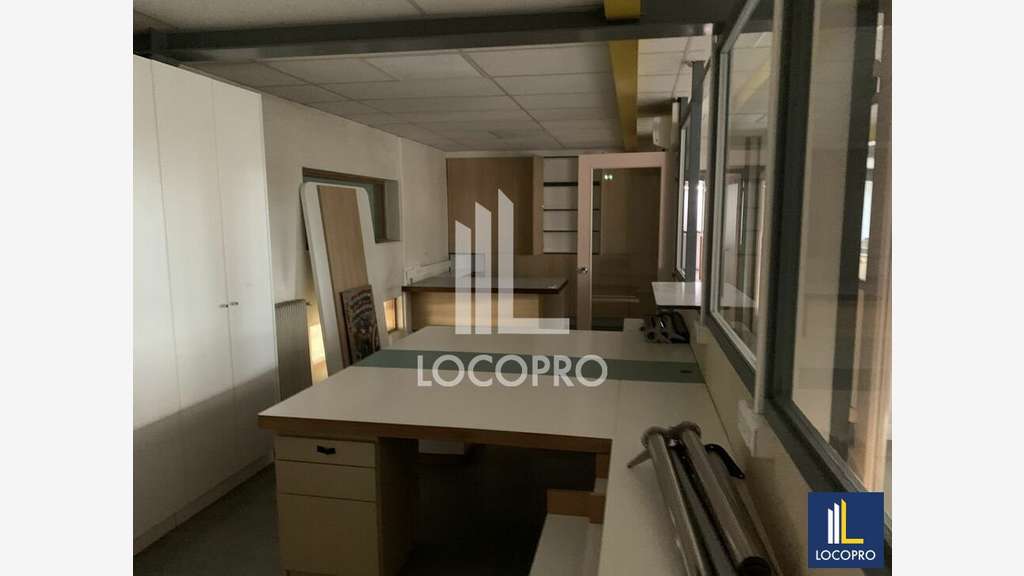 A louer bureaux 270m² à Saint-Blaise