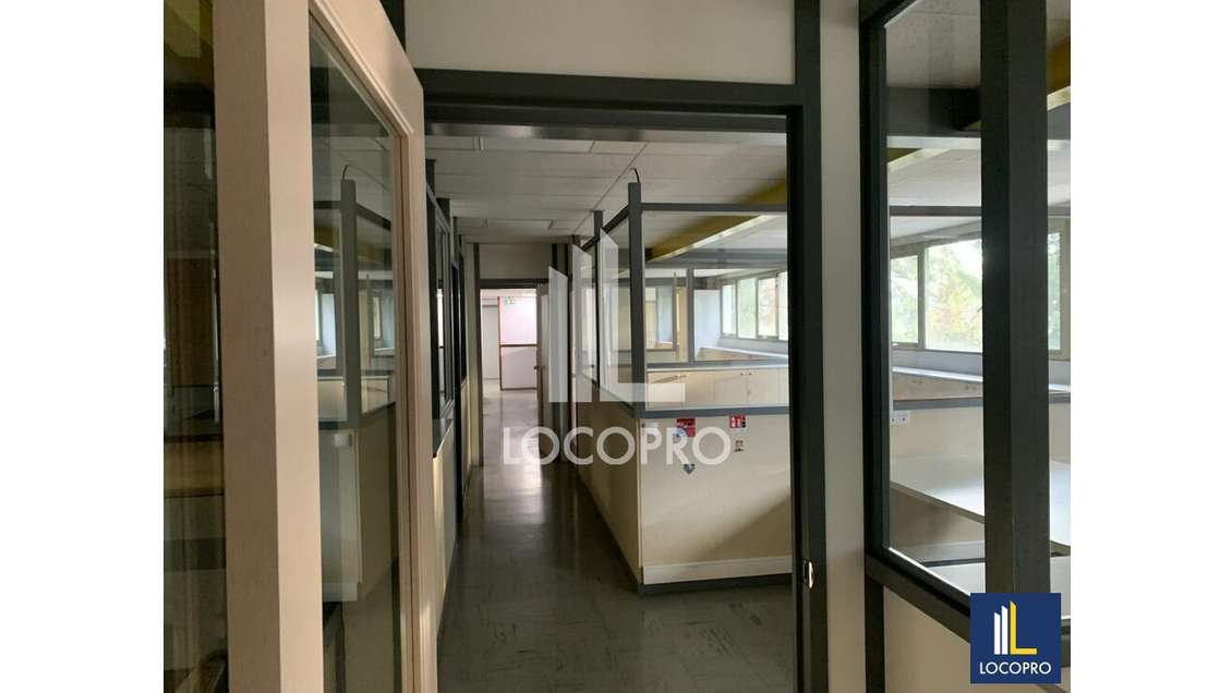 A louer bureaux 270m² à Saint-Blaise