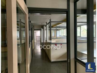 A louer bureaux 270m² à Saint-Blaise