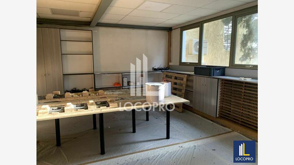 A louer bureaux 270m² à Saint-Blaise