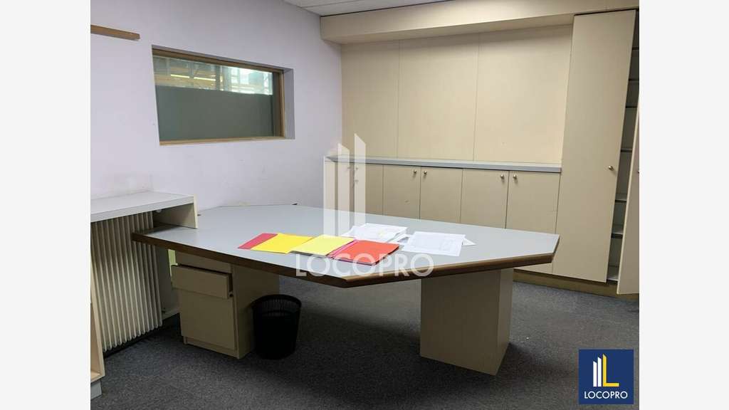 A louer bureaux 270m² à Saint-Blaise