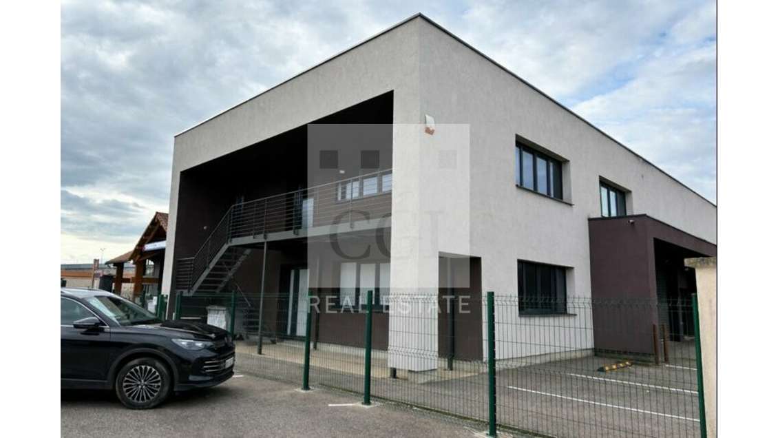 Bureaux rénovés 94m²R+1 à louer St-Bonnet-de-Mure