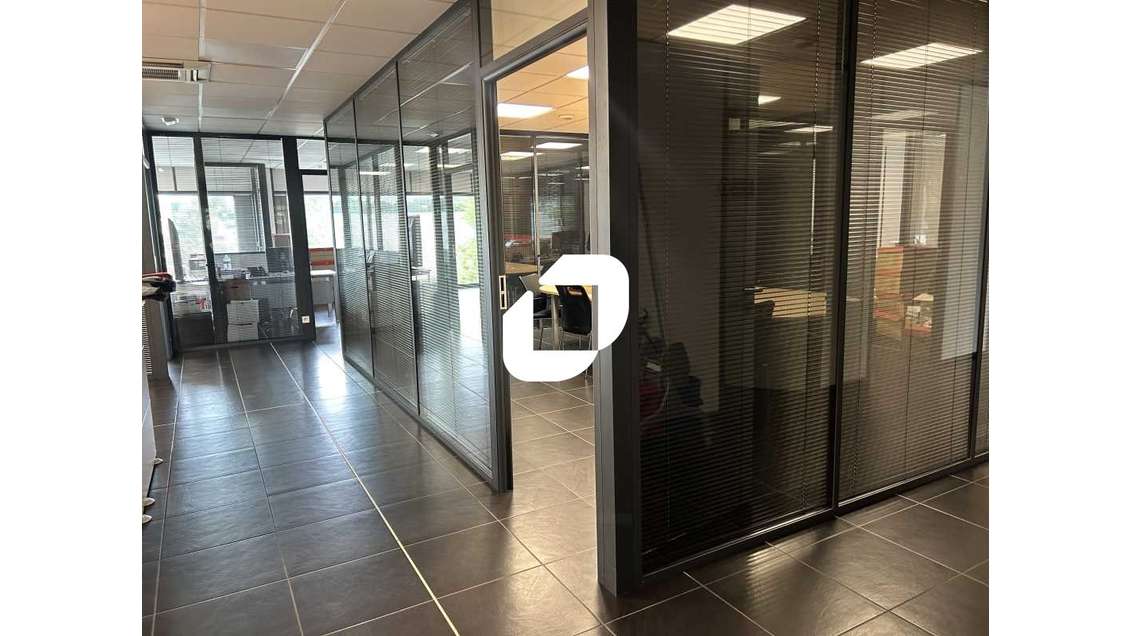 A louer Bureaux 350m² Saint brice sous foret