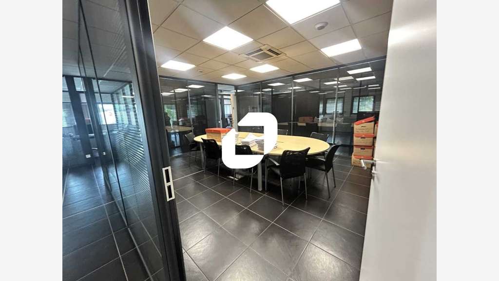 A louer Bureaux 280m² Saint brice sous foret