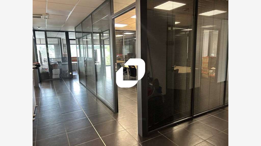 A louer Bureaux 350m² Saint brice sous foret