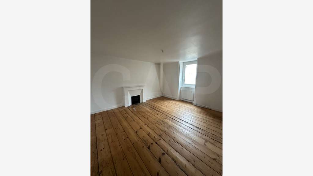 A louer bureaux 260m² avec vitrine à Saint-Brieuc