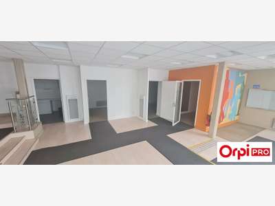 Commerce 210m² à louer au centre de Saint-Brieuc