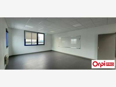 A louer bureaux 478m² Saint-Brieuc emplac. strat.