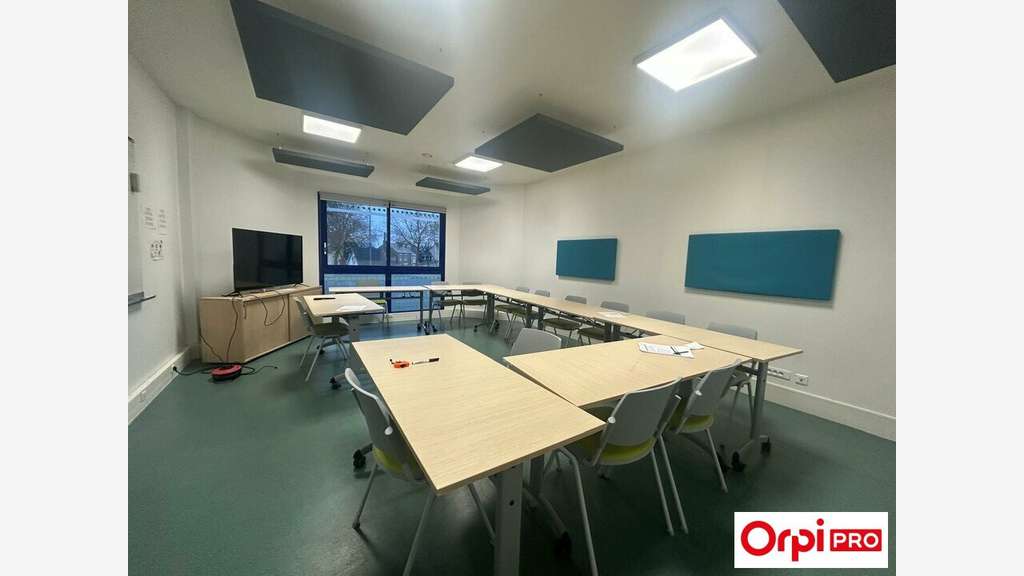 A louer bureaux 478m² Saint-Brieuc emplac. strat.