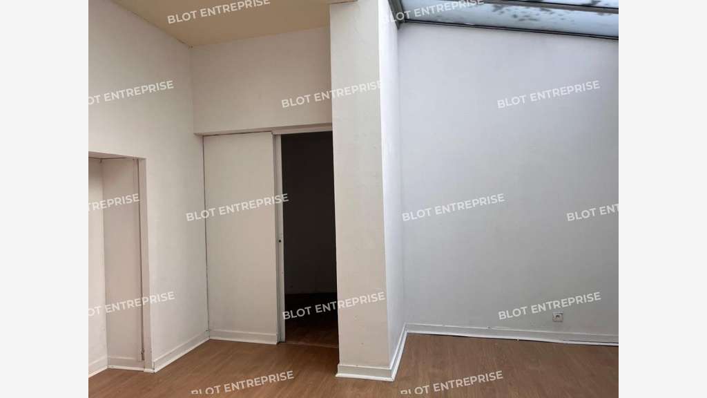 A louer bureaux avec vitrine 128m² à St Brieuc