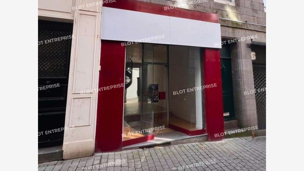 A louer bureaux avec vitrine 128m² à St Brieuc