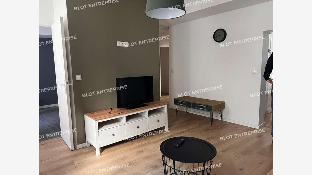 A louer bureaux avec vitrine 128m² à St Brieuc