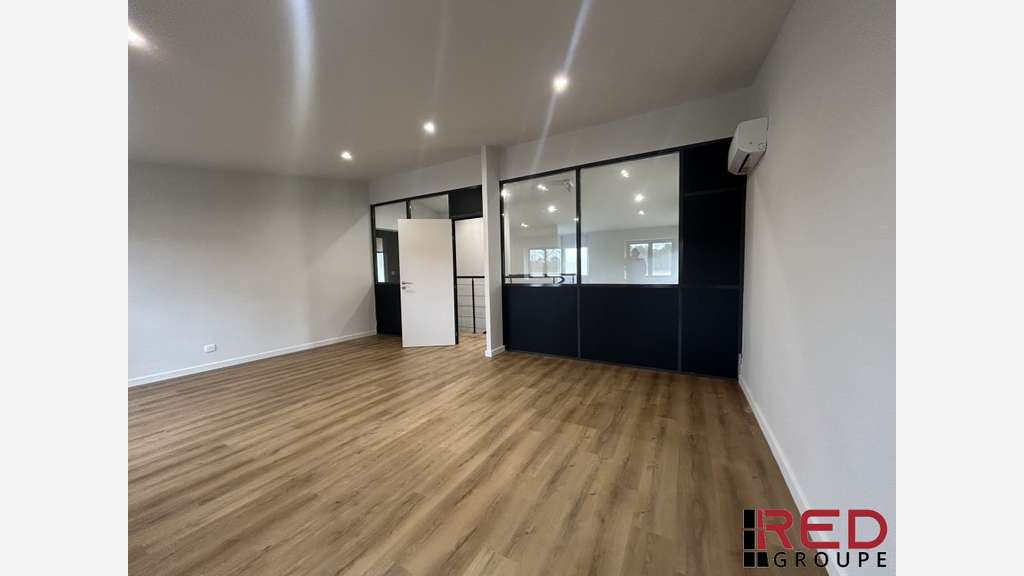 A louer bureaux 67m² 83m² 150m² neufs Saint Cannat