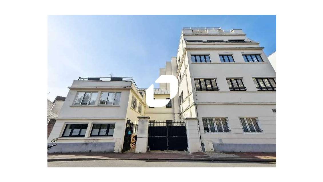 A louer Bureaux 151m² Saint cloud