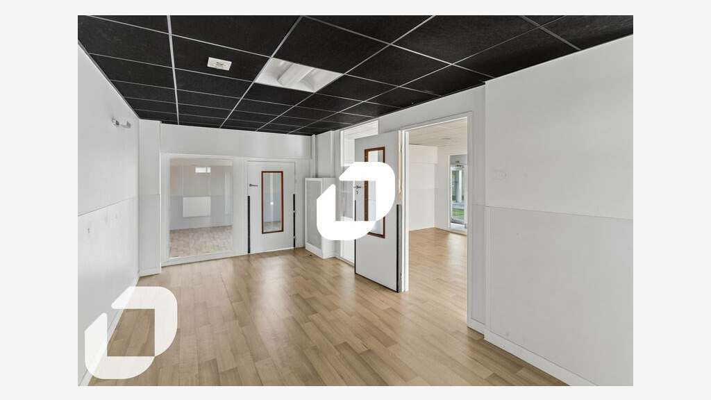 A louer Bureaux 327m² Saint cloud