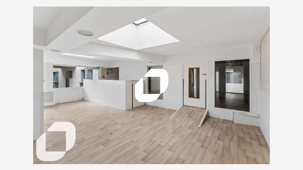 A louer Bureaux 327m² Saint cloud