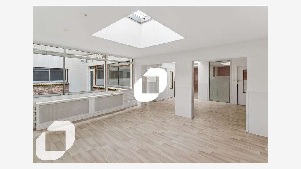 A louer Bureaux 327m² Saint cloud