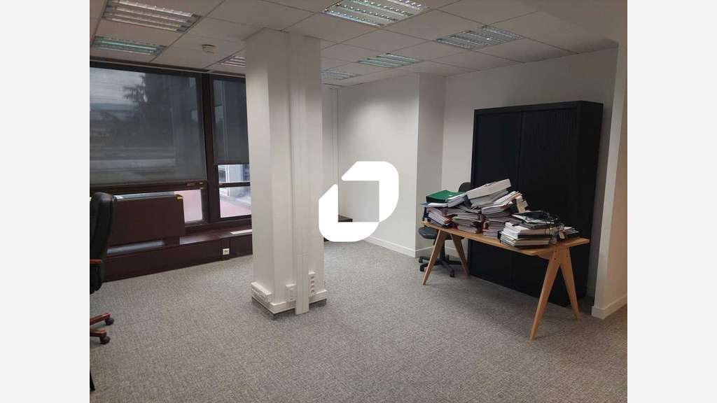 A louer Bureaux 103m² Saint cloud