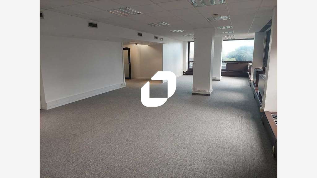 A louer Bureaux 103m² Saint cloud