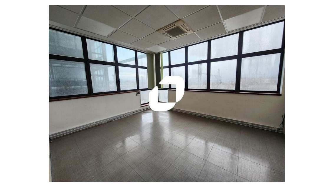 A louer Bureaux 412m² Saint cyr l'ecole