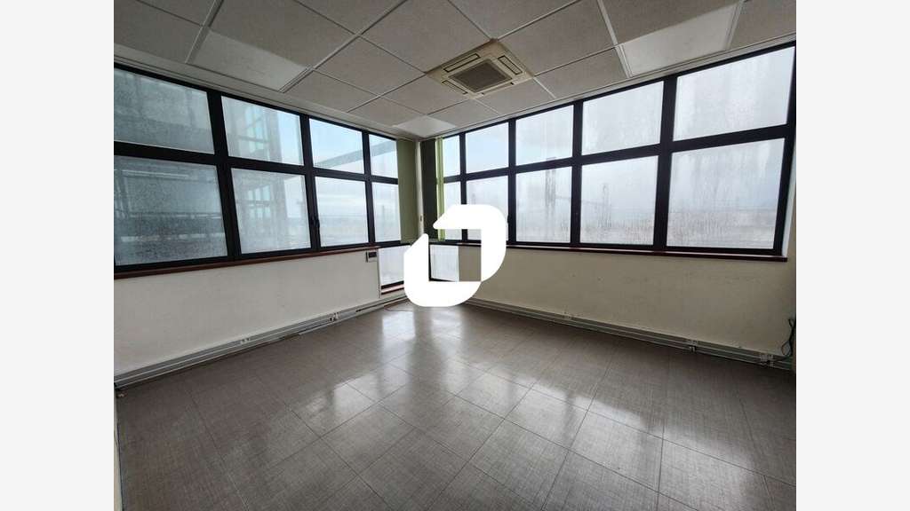 A louer Bureaux 412m² Saint cyr l'ecole