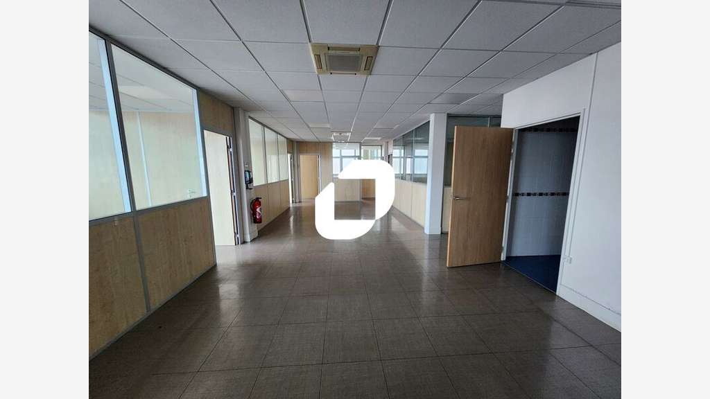 A louer Bureaux 206m² Saint cyr l'ecole