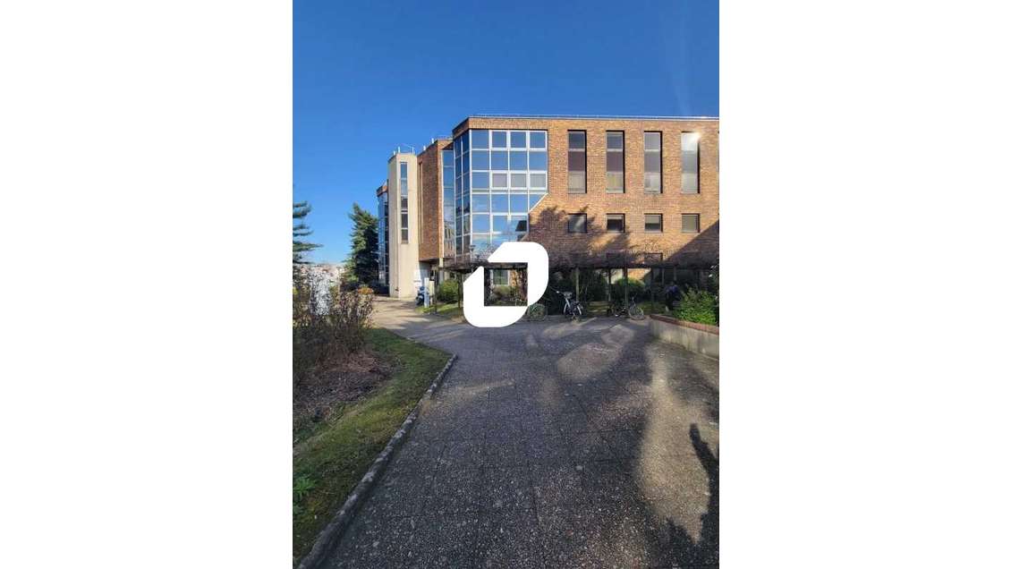 A louer Bureaux 885m² Saint denis