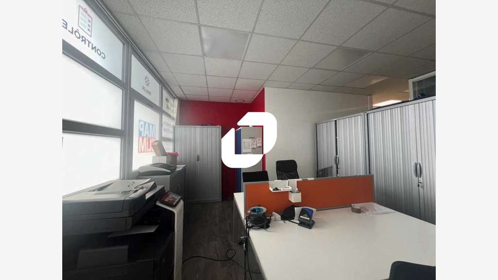 A louer Bureaux 391m² Saint denis