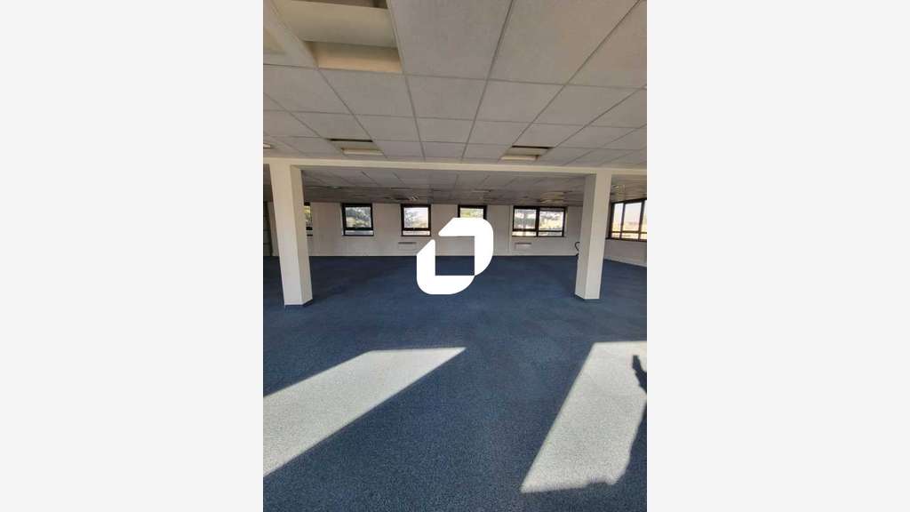 A louer Bureaux 885m² Saint denis