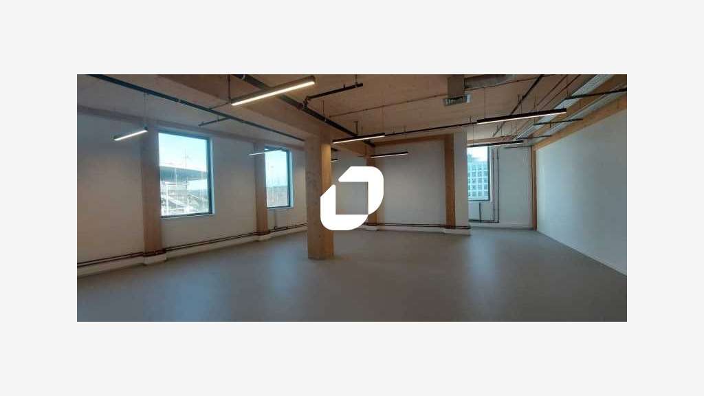 A louer Bureaux 8894m² Saint denis