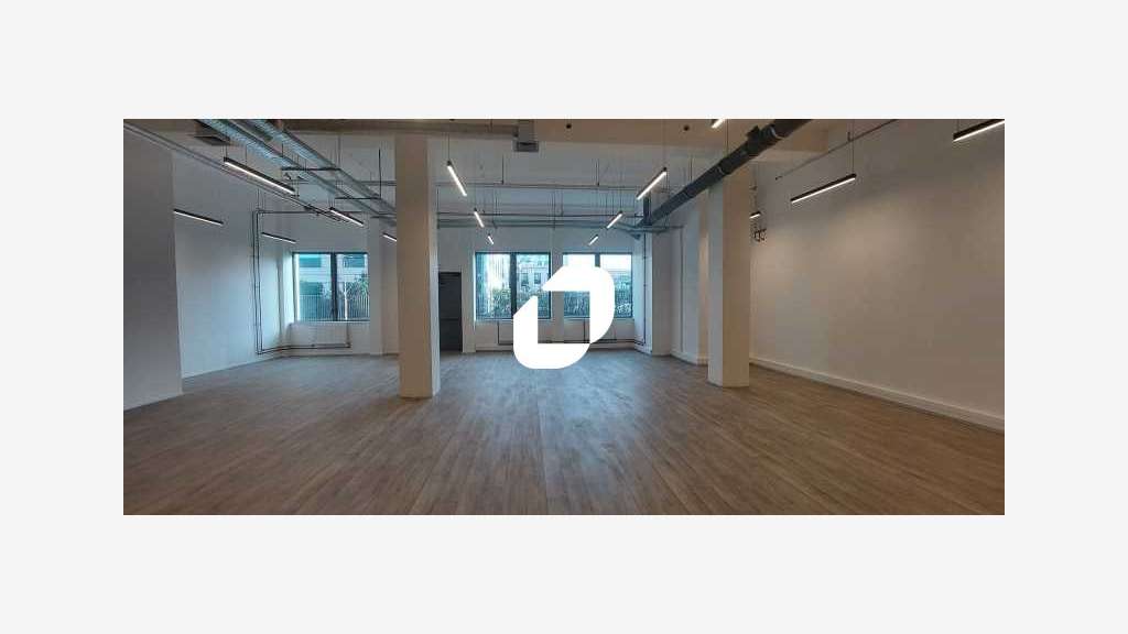 A louer Bureaux 8894m² Saint denis