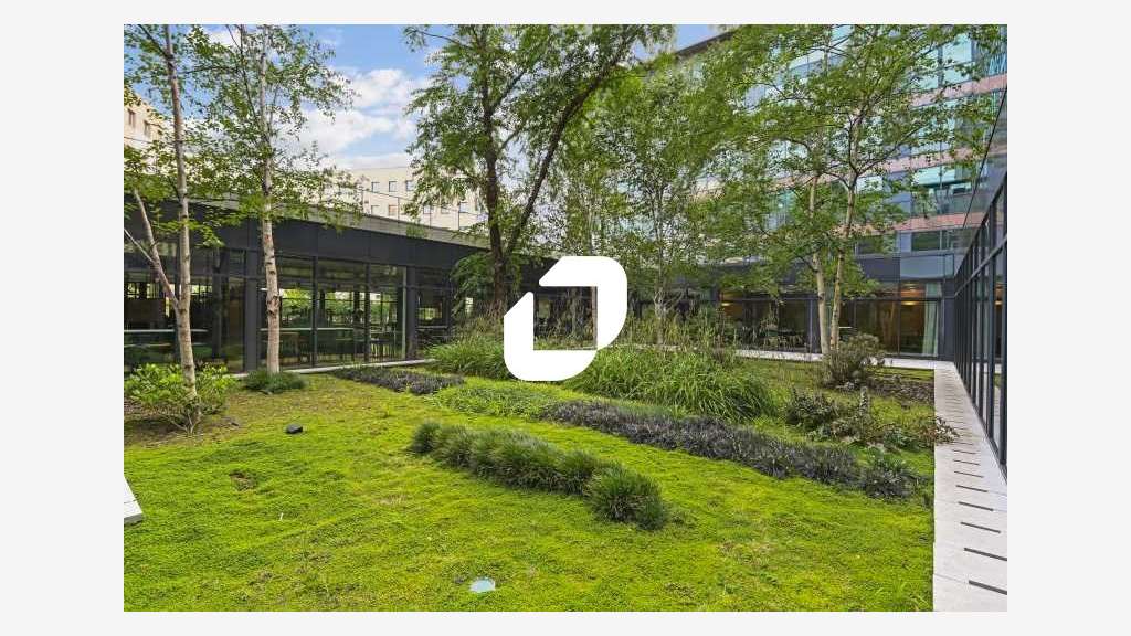 A louer Bureaux 2456m² Saint denis